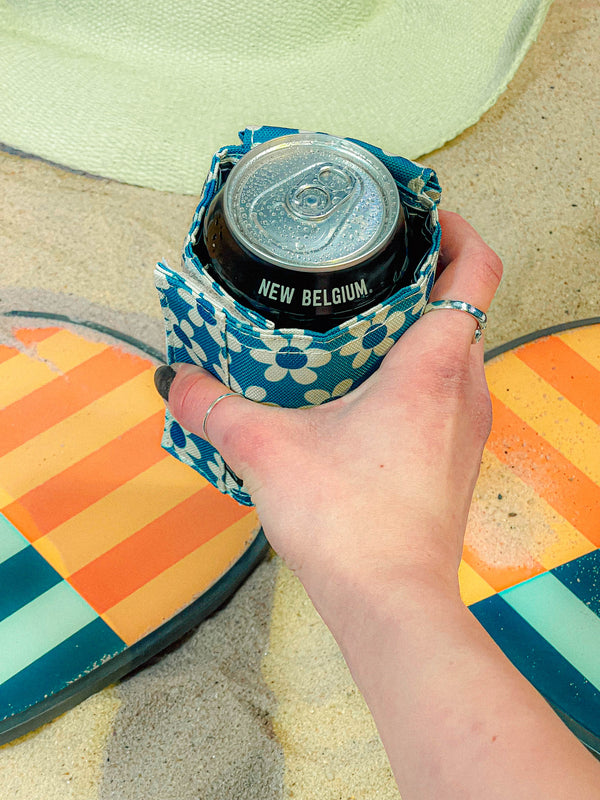 Külwap Can Cooler Wrap Wallet  | Recycled rPET | Blue Daisy